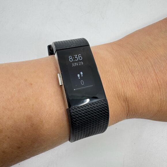 FITBIT Charge 2 Fitness / Activity Tracker Black with Charger + 3 Extra Bands - Picture 1 of 12